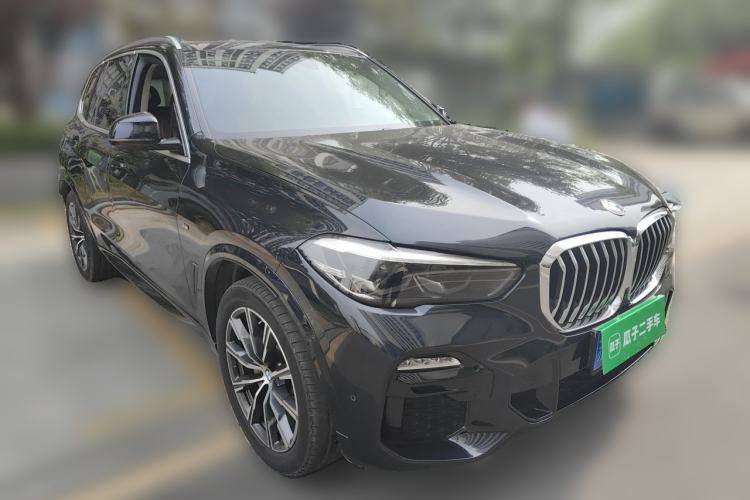 Used BMW X5 2020 xDrive30i M Sport Package Front Right 45 Deg