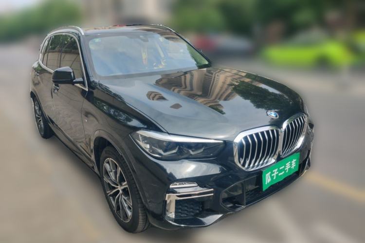 Used BMW X5 2020 xDrive30i M Sport Package Front Right 45 Deg