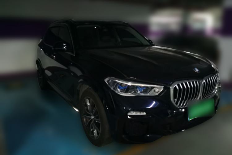 Used BMW X5 2020 xDrive30i M Sport Package Front Right 45 Deg