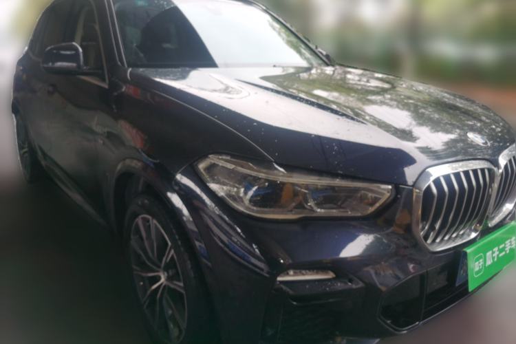 Used BMW X5 2020 xDrive40i M Sport Package Front Right 45 Deg