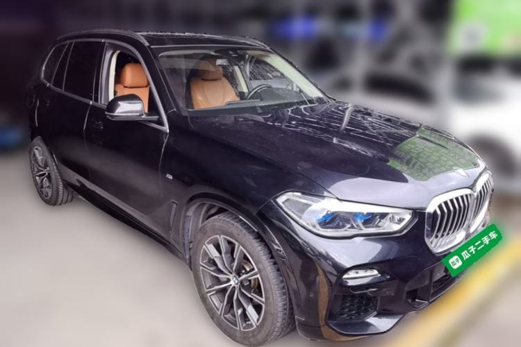 Used BMW X5 2020 xDrive40i M Sport Package Front Right 45 Deg