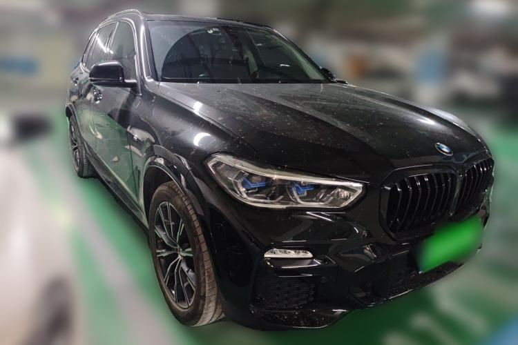Used BMW X5 2020 xDrive40i M Sport Package Front Right 45 Deg