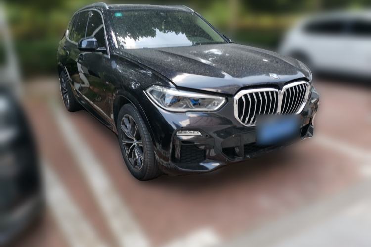 Used BMW X5 2020 xDrive40i M Sport Package Front Right 45 Deg