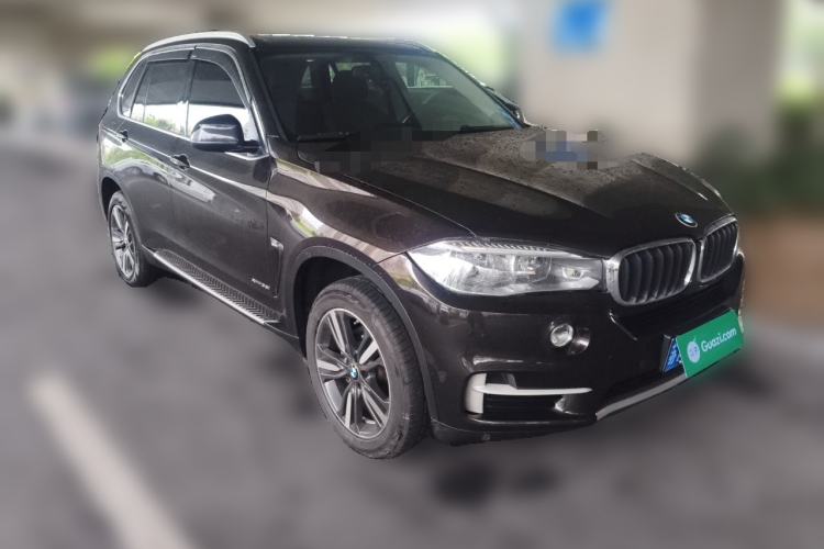 Used BMW X5  Front Right 45 Deg