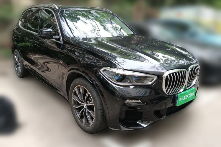 Used BMW X5 2020 xDrive40i M Sport Package Front Right 45 Deg