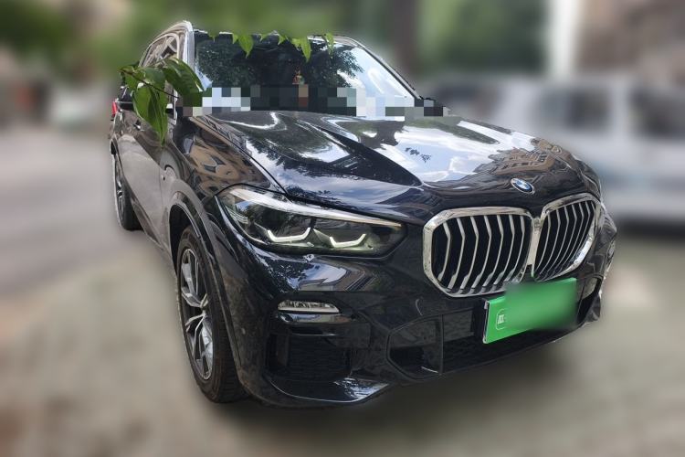 Used BMW X5 2020 xDrive30i M Sport Package Front Right 45 Deg
