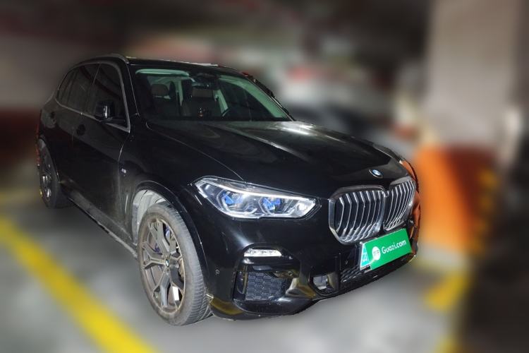 Used BMW X5 2020 xDrive40i Luxury Model with M Sport Package Front Right 45 Deg