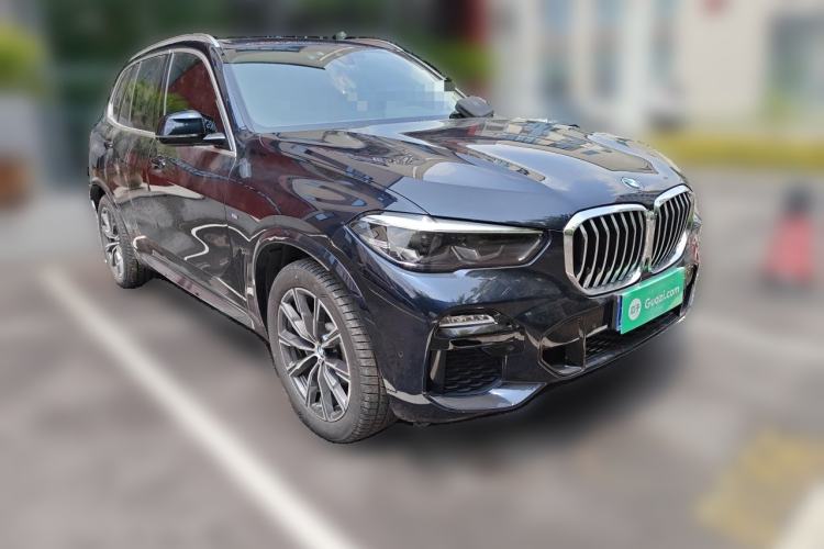 Used BMW X5 2020 xDrive30i M Sport Package Front Right 45 Deg