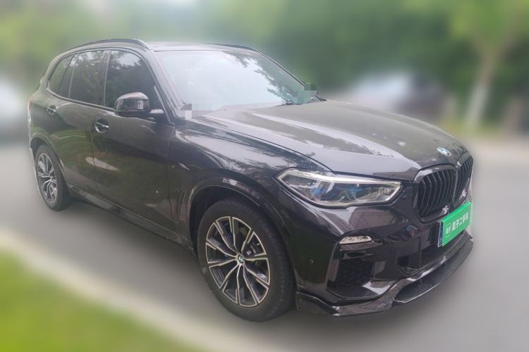 Used BMW X5 2020 xDrive40i M Sport Package Front Right 45 Deg
