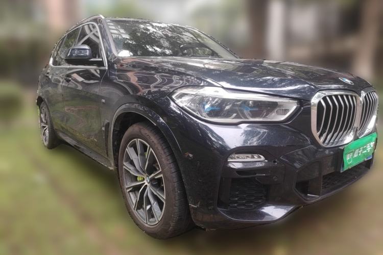 Used BMW X5  Front Right 45 Deg
