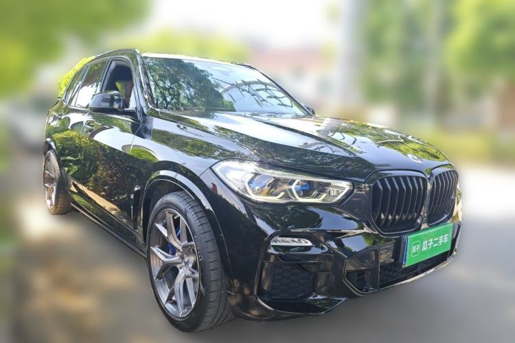 Used BMW X5 2020 xDrive40i Luxury Model with M Sport Package Front Right 45 Deg