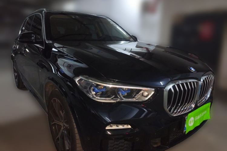 Used BMW X5 2020 xDrive40i Luxury Model with M Sport Package Front Right 45 Deg
