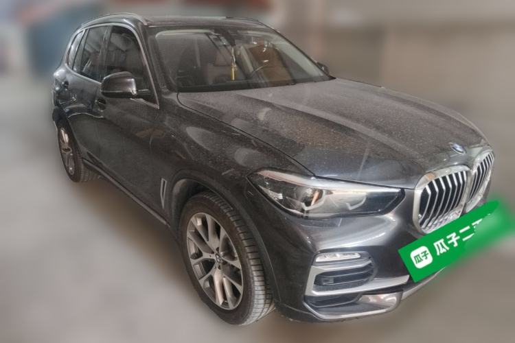 Used BMW X5 2020 xDrive30i X Design Package Front Right 45 Deg