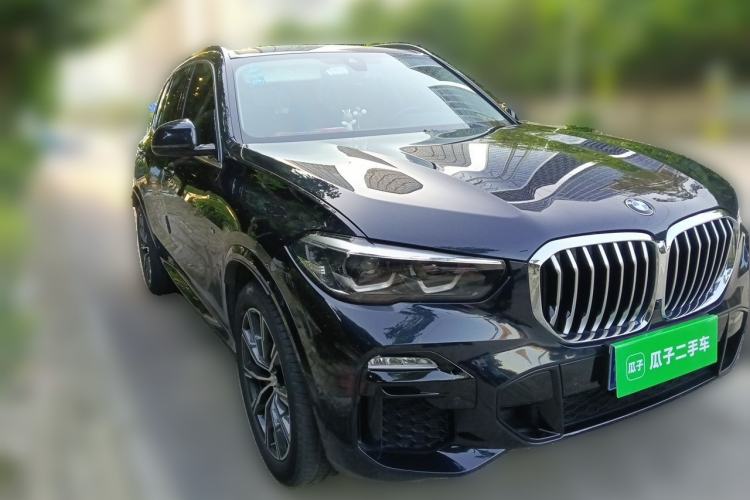 Used BMW X5 2020 xDrive30i M Sport Package Front Right 45 Deg