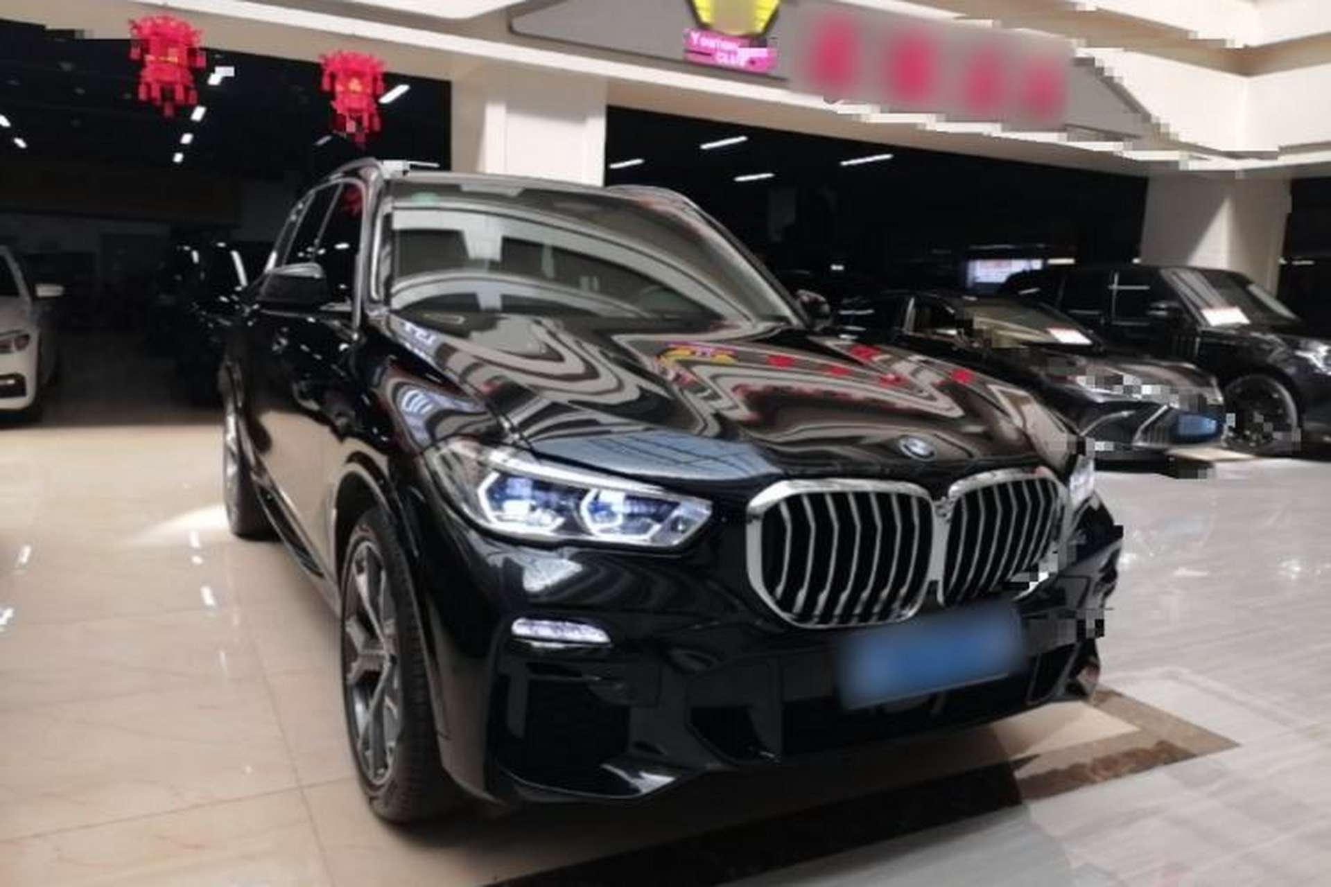 Used BMW X5 2020 xDrive40i Luxury Model with M Sport Package Front Right 45 Deg