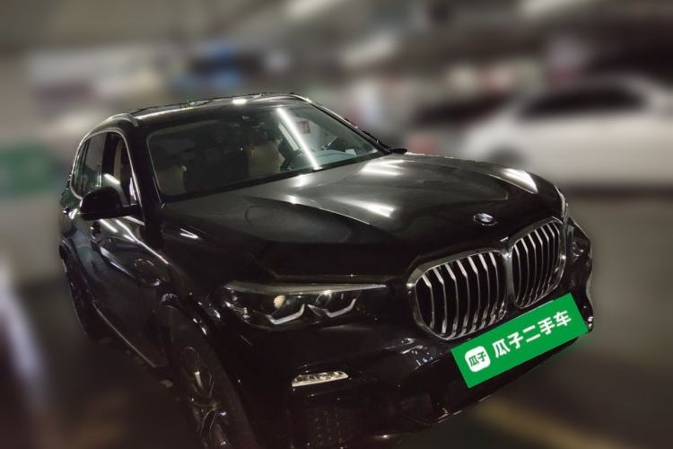 Used BMW X5 2020 xDrive30i M Sport Package Front Right 45 Deg