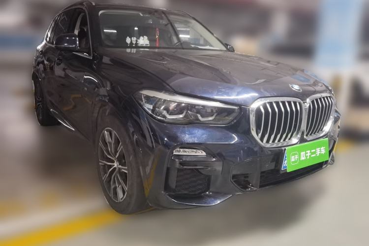 Used BMW X5 2020 xDrive30i M Sport Package Front Right 45 Deg