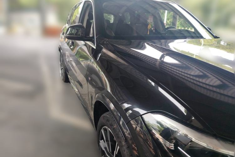 Used BMW X5 2020 xDrive30i M Sport Package Front Right 45 Deg