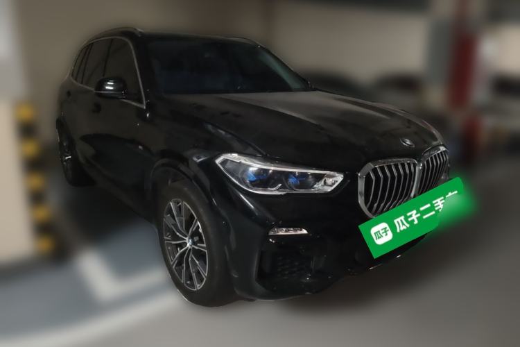 Used BMW X5 2020 xDrive40i M Sport Package Front Right 45 Deg