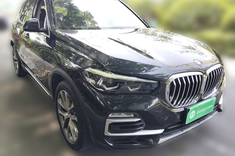 Used BMW X5 2020 xDrive30i X Design Package Front Right 45 Deg