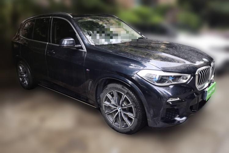 Used BMW X5 2020 xDrive40i M Sport Package Front Right 45 Deg
