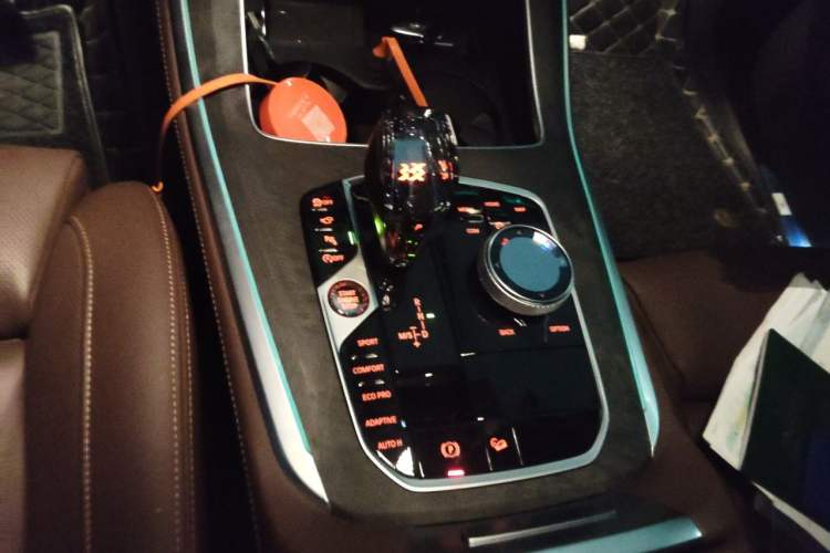 Used BMW X5 2020 xDrive40i Luxury Model with M Sport Package Gear Lever