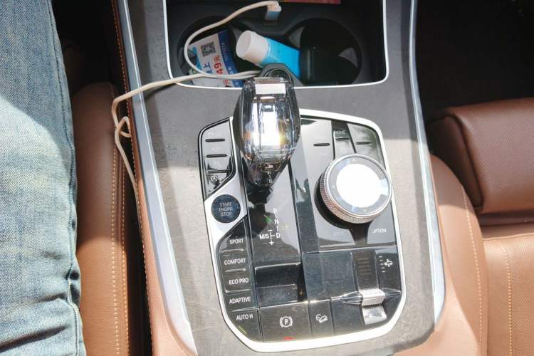 Used BMW X5 2020 xDrive40i Luxury Model with M Sport Package Gear Lever
