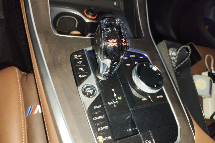 Used BMW X5 2020 xDrive40i Luxury Model with M Sport Package Gear Lever