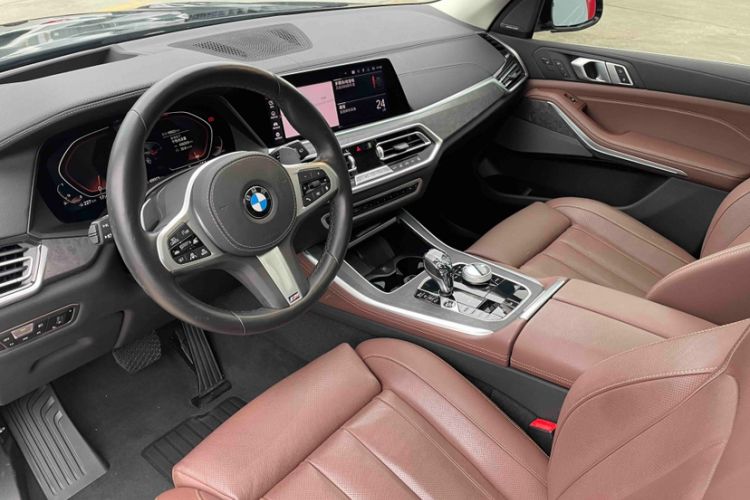 Used BMW X5 2020 xDrive40i Luxury Model with M Sport Package Interior 1