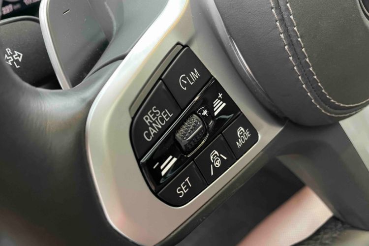 Used BMW X5 2020 xDrive40i Luxury Model with M Sport Package Interior 12
