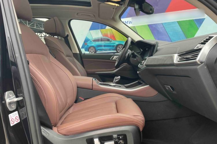 Used BMW X5 2020 xDrive40i Luxury Model with M Sport Package Interior 3