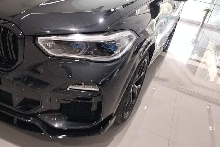 Used BMW X5 2020 xDrive40i Luxury Model with M Sport Package Left Front Headlight