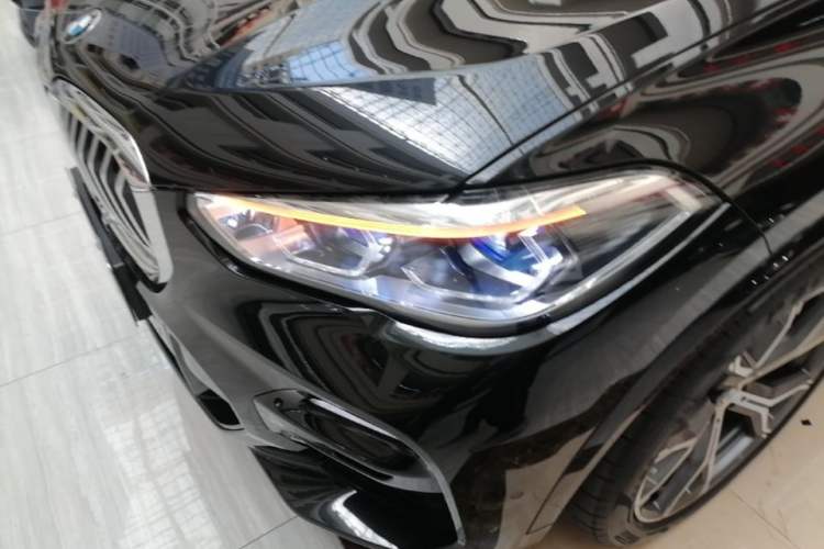 Used BMW X5 2020 xDrive40i Luxury Model with M Sport Package Left Front Headlight