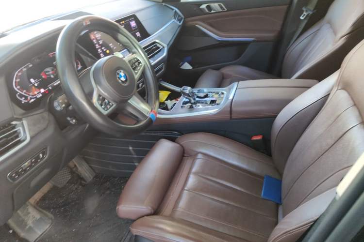Used BMW X5 2020 xDrive40i Luxury Model with M Sport Package Left Front Seat