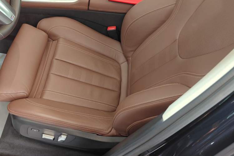 Used BMW X5 2020 xDrive30i M Sport Package Left Front Seat