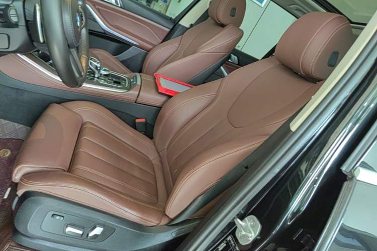 Used BMW X5 2020 xDrive40i M Sport Package Left Front Seat