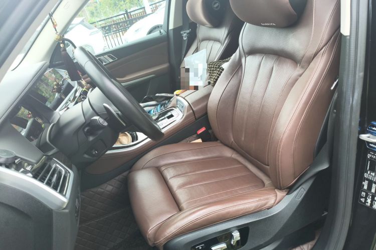Used BMW X5 2020 xDrive40i Luxury Model with M Sport Package Left Front Seat
