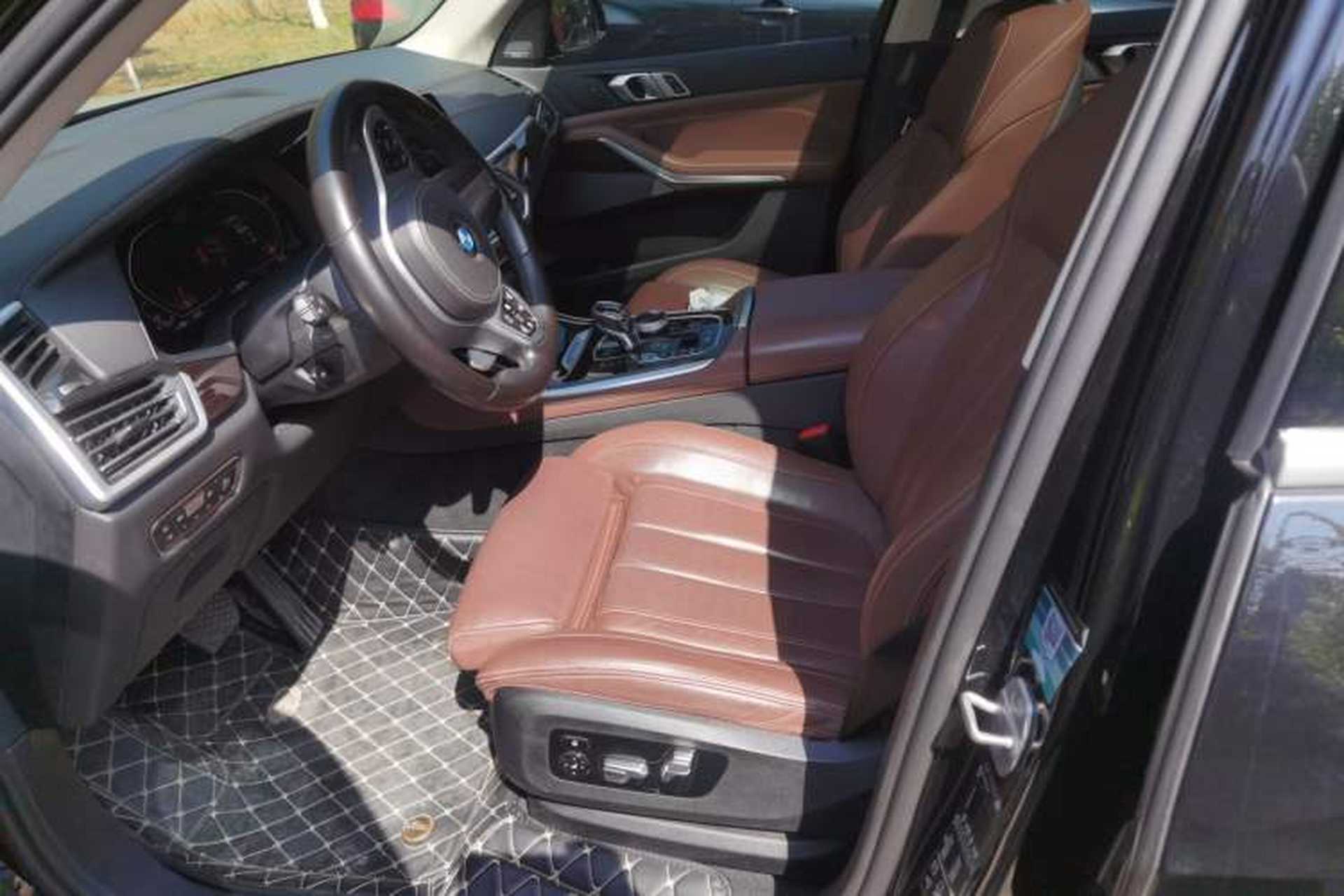 Used BMW X5 2020 xDrive40i Luxury Model with M Sport Package Left Front Seat