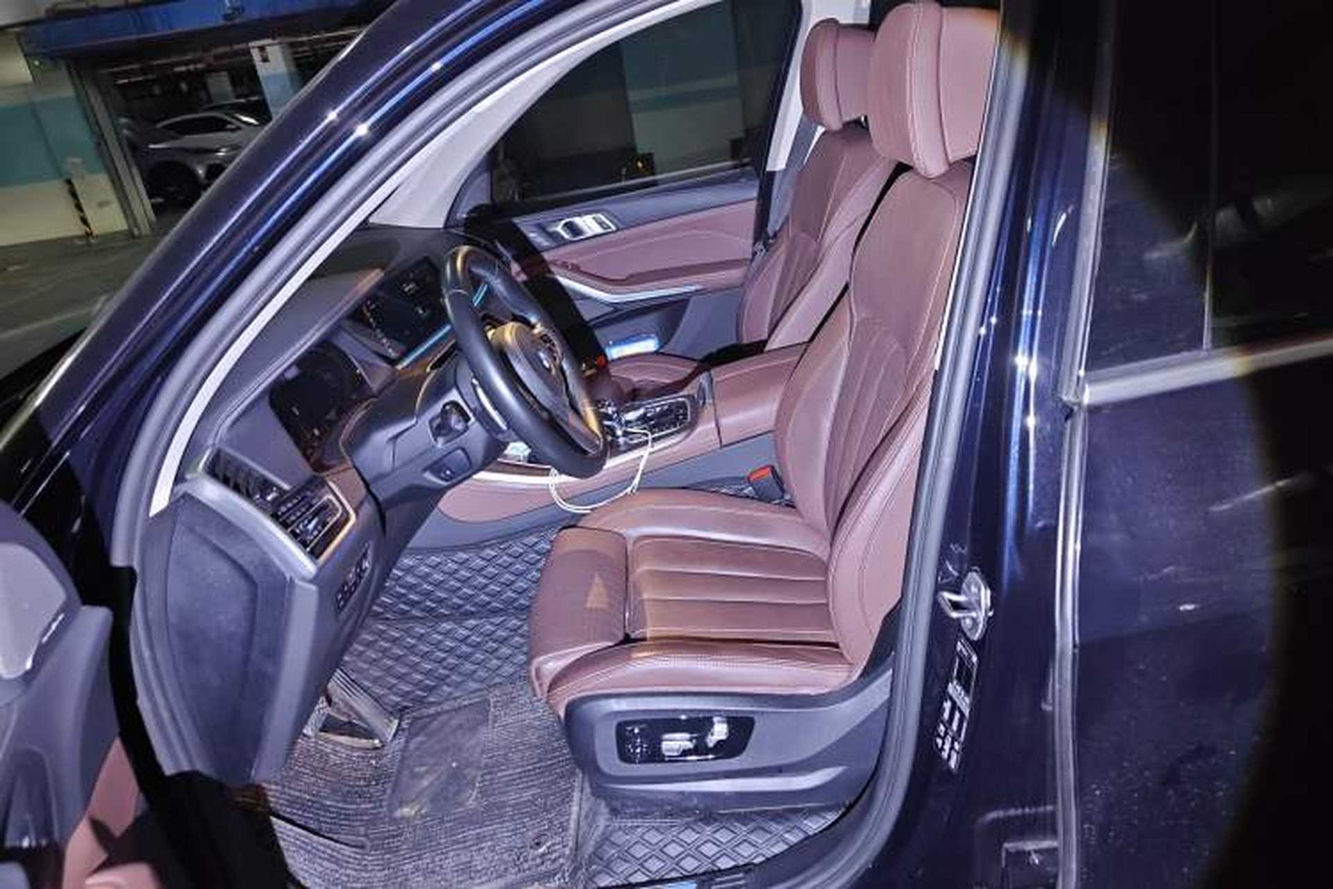 Used BMW X5 2020 xDrive40i Luxury Model with M Sport Package Left Front Seat