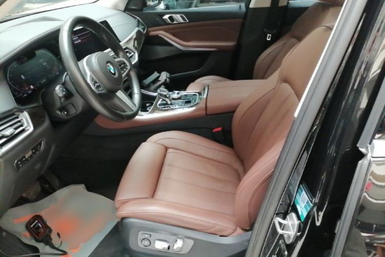 Used BMW X5 2020 xDrive40i Luxury Model with M Sport Package Left Front Seat