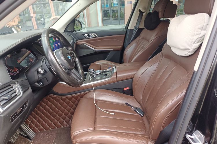 Used BMW X5 2020 xDrive40i Luxury Model with M Sport Package Left Front Seat