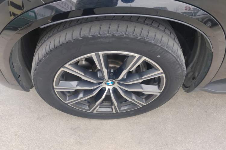 Used BMW X5 2020 xDrive40i M Sport Package Left Front Wheel Hub
