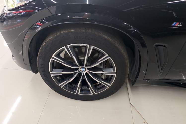 Used BMW X5 2020 xDrive40i M Sport Package Left Front Wheel Hub