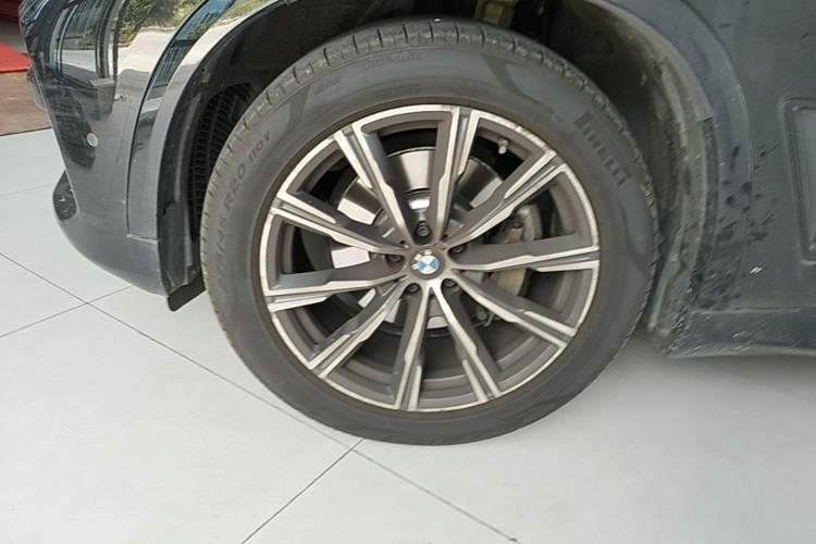 Used BMW X5 2020 xDrive30i M Sport Package Left Front Wheel Hub