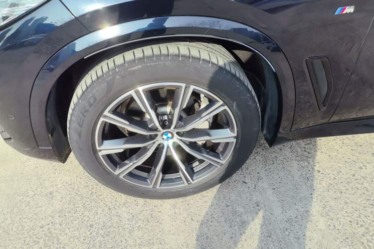 Used BMW X5 2020 xDrive30i M Sport Package Left Front Wheel Hub