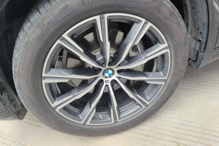 Used BMW X5 2020 xDrive40i M Sport Package Left Front Wheel Hub
