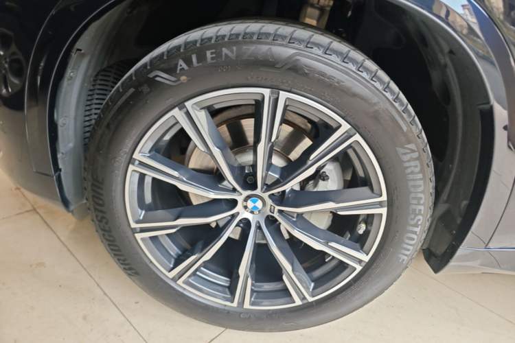 Used BMW X5 2020 xDrive30i M Sport Package Left Front Wheel Hub