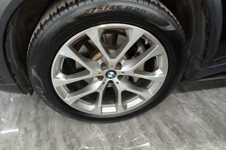 Used BMW X5 2020 xDrive30i X Design Package Left Front Wheel Hub