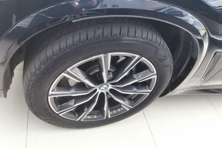 Used BMW X5 2020 xDrive40i M Sport Package Left Front Wheel Hub