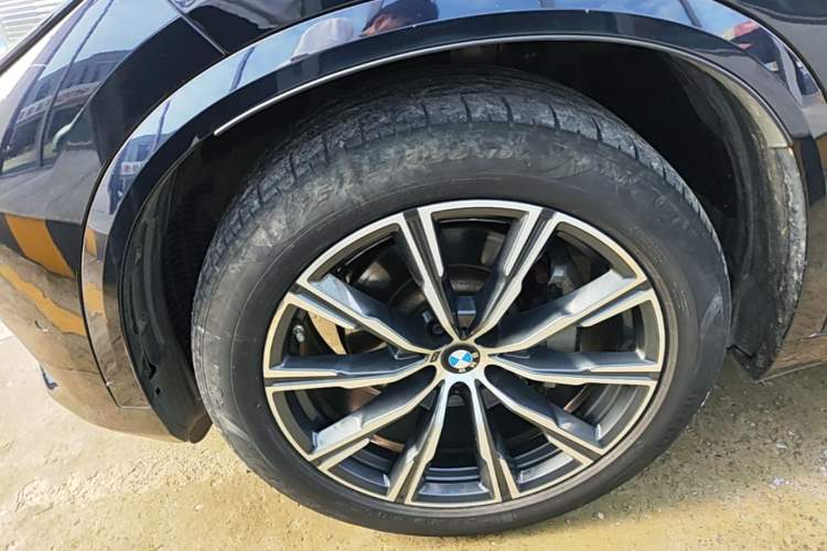 Used BMW X5 2020 xDrive30i M Sport Package Left Front Wheel Hub